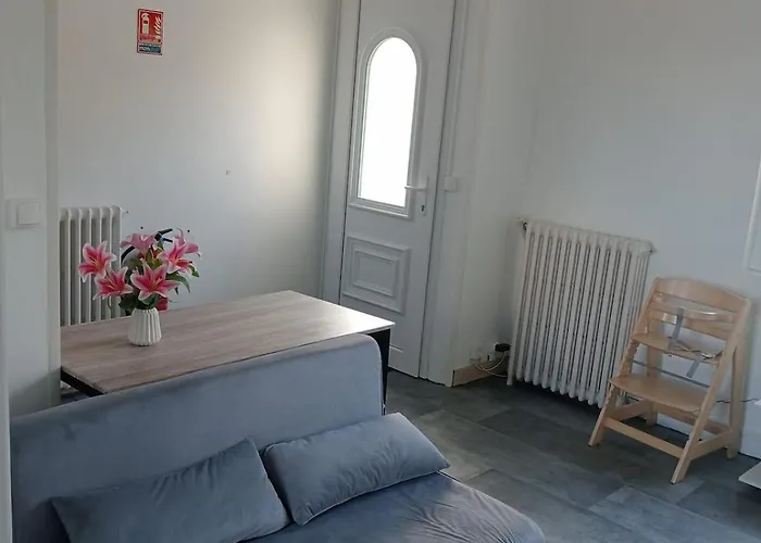 Entire Place - Center - 53 Adriana *